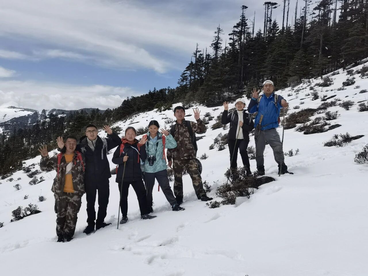 守护者与传灯人：白马雪山下的精神传承与家风力量